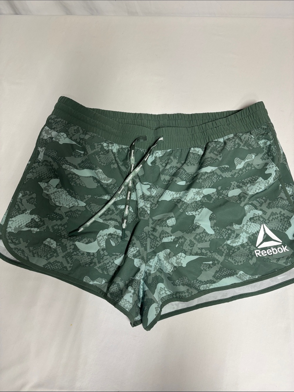 Reebok Women’s XL Green Camo Running Shorts Dolphin Hem Drawstring Athletic